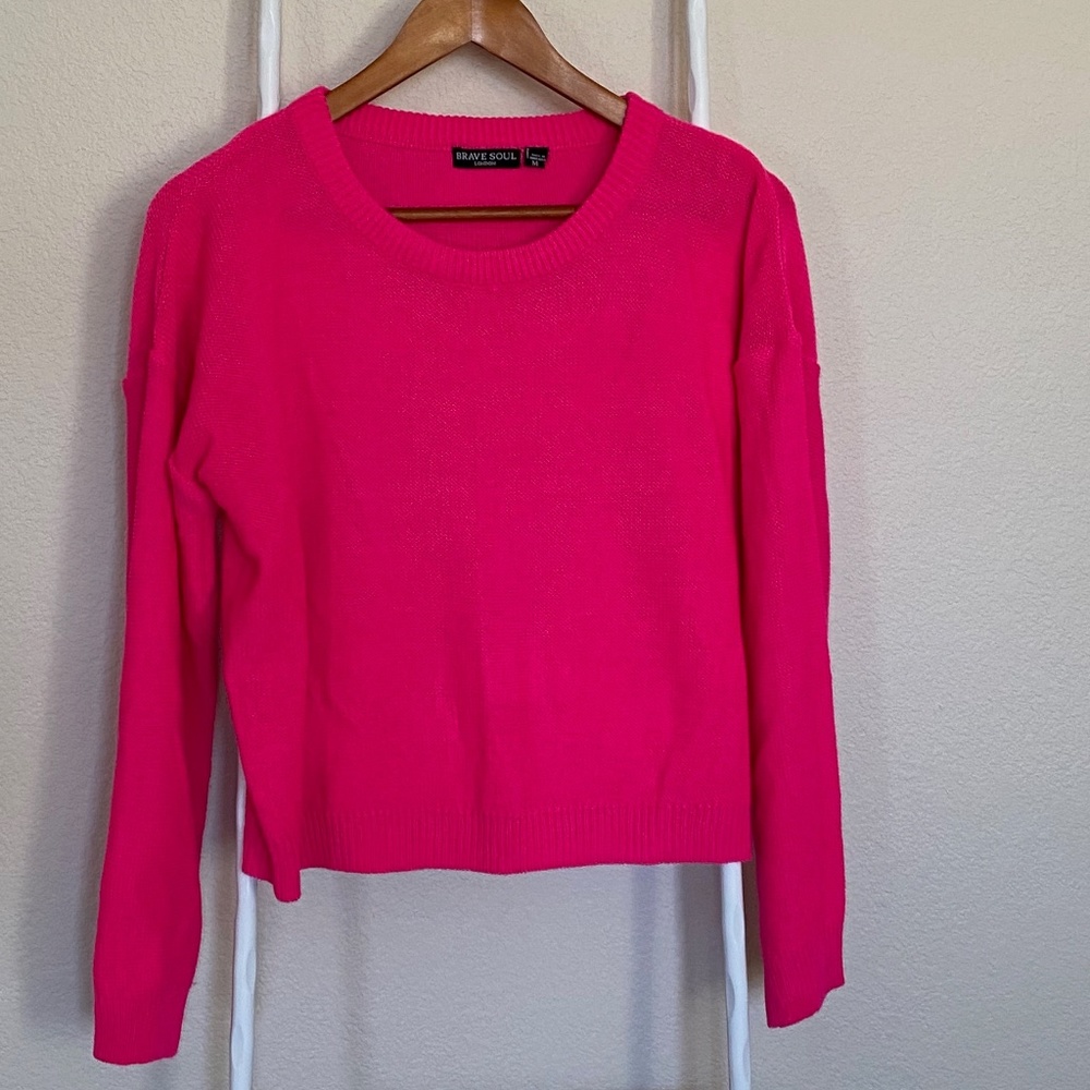 Brave Soul grunge crew neck jumper in pink Size M